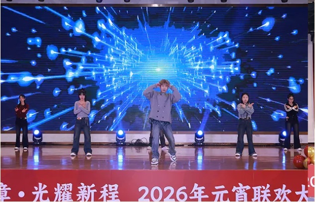 女生戴貨車帽，將可愛進(jìn)行到底
